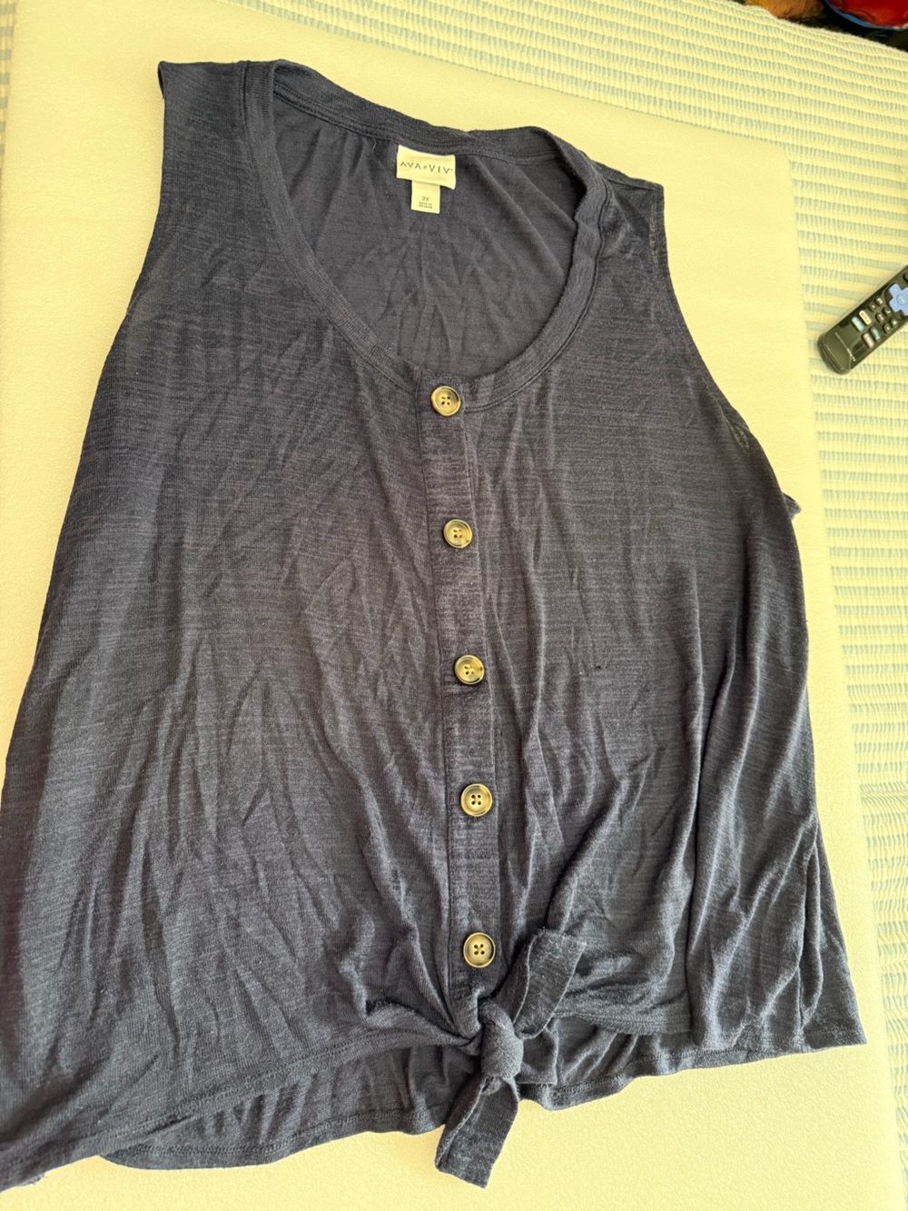 Ava & Viv Navy Button-Front Tie-Hem Tank Top